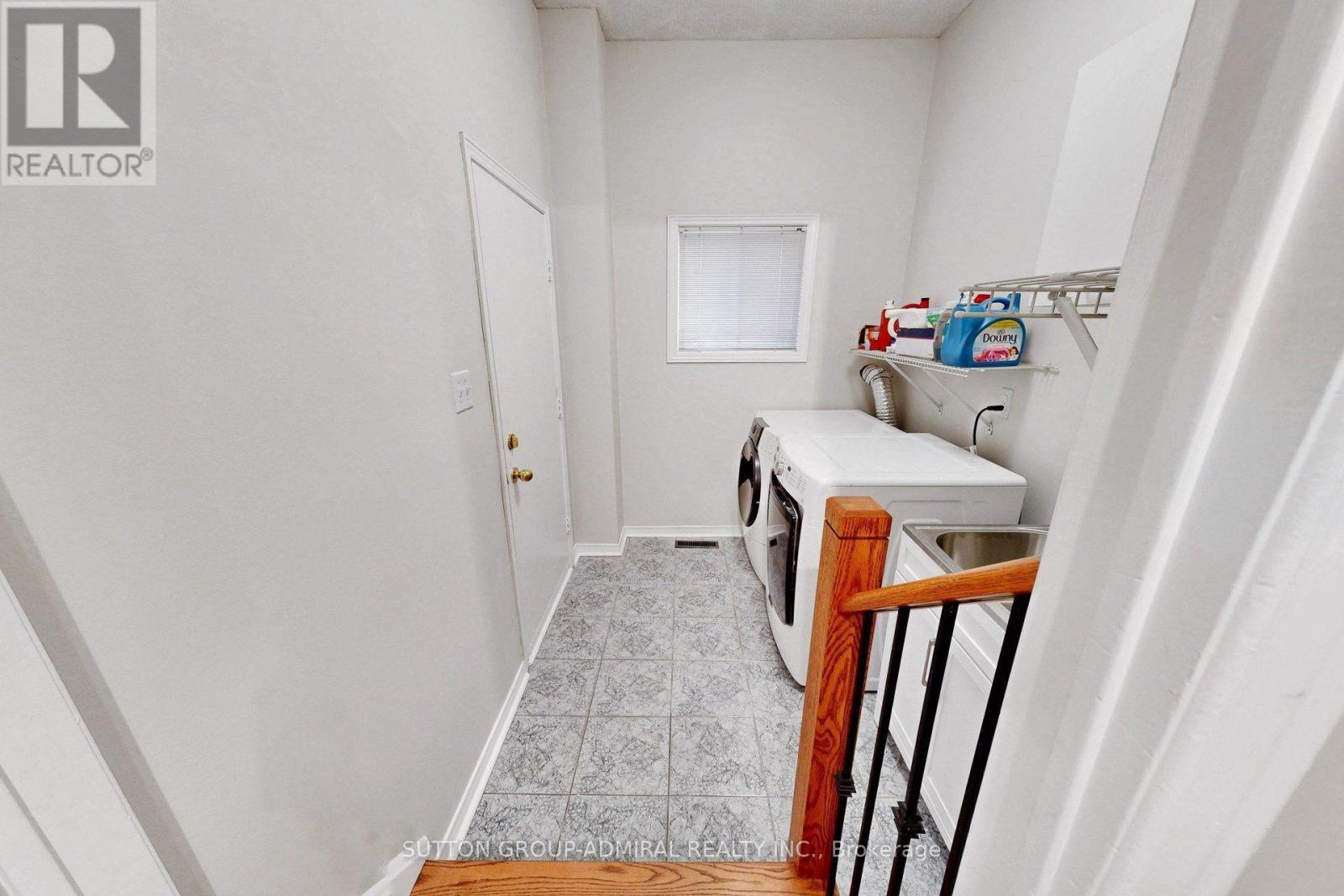 43 Berwick Crescent, Richmond Hill, ON photo 6
