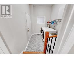 Laundry room - 43 Berwick Crescent, Richmond Hill, ON L4C0B8 Photo 6