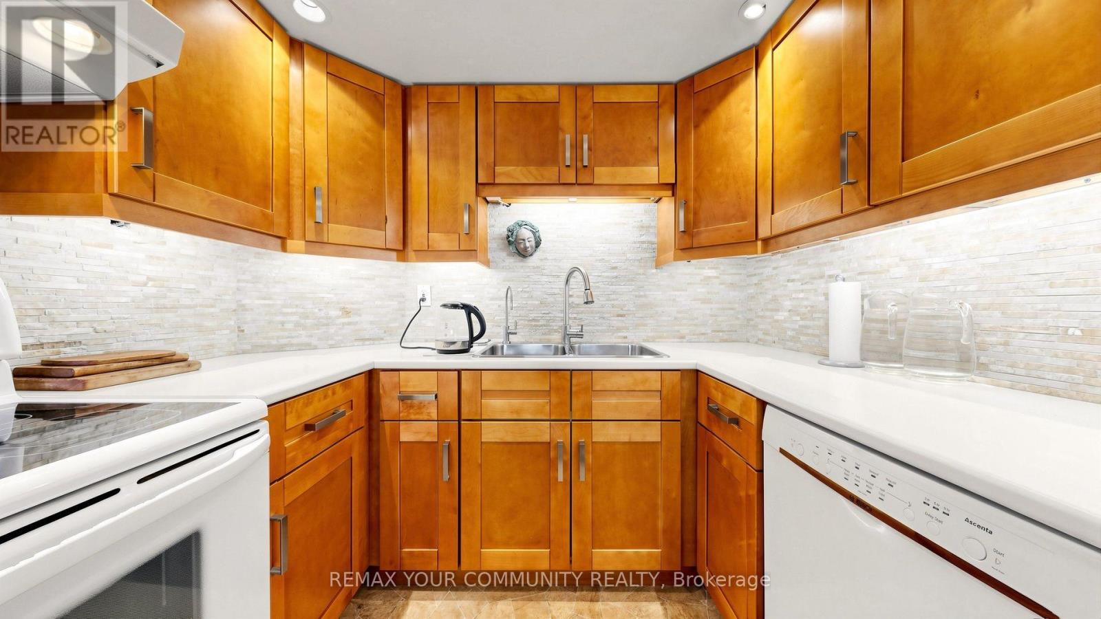 #413 5 WELDRICK ROAD W - 14