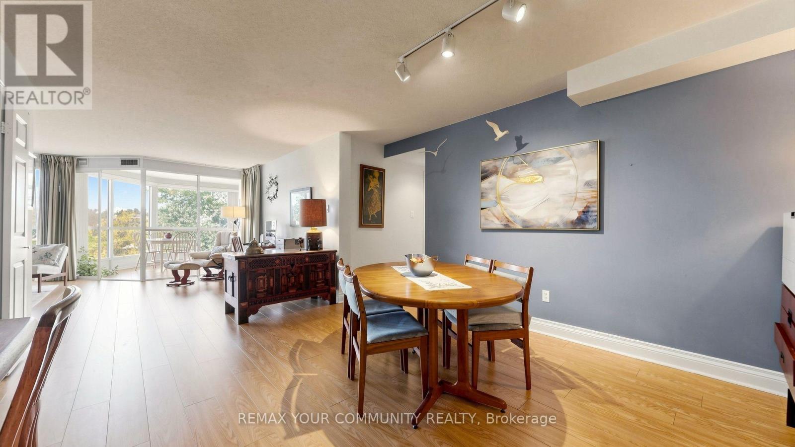 #413 5 WELDRICK ROAD W - 23