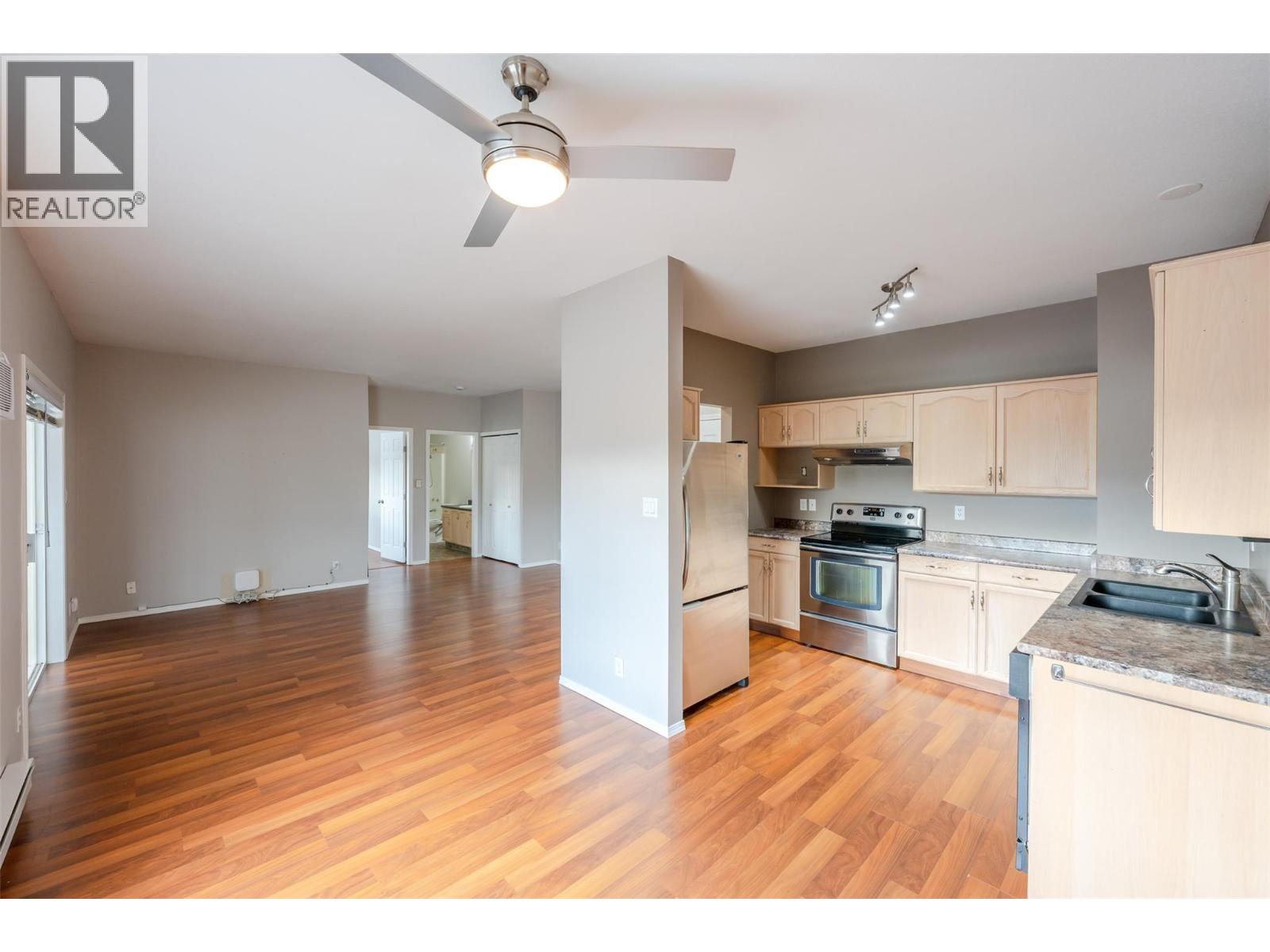 650 MCKINNEY Road Unit# 325, Oliver