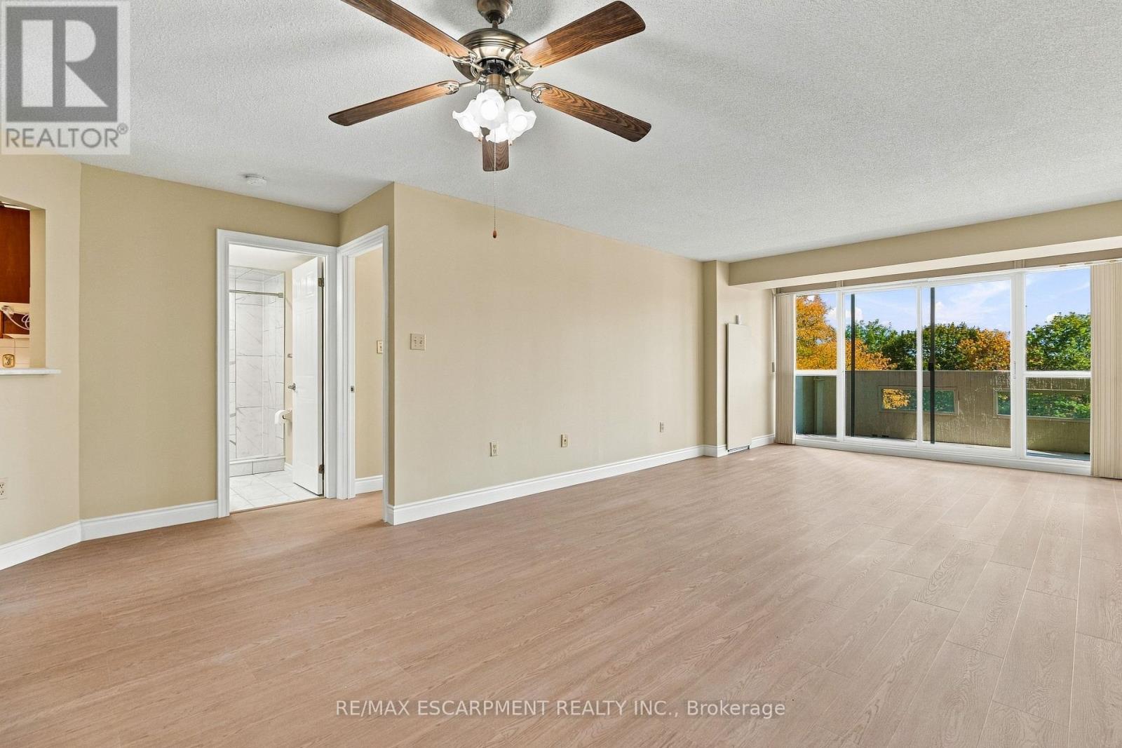 #302 5070 PINEDALE AVENUE - 11