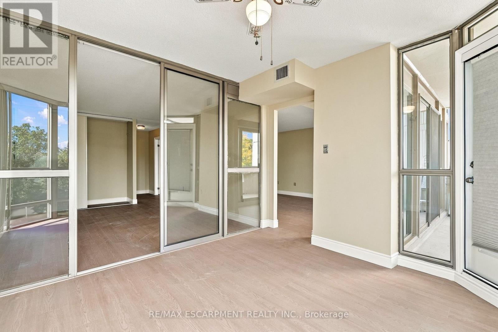#302 5070 PINEDALE AVENUE - 15