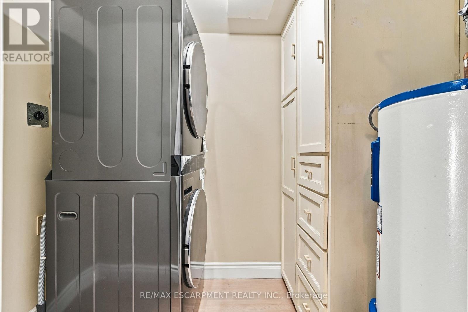 #302 5070 PINEDALE AVENUE - 22