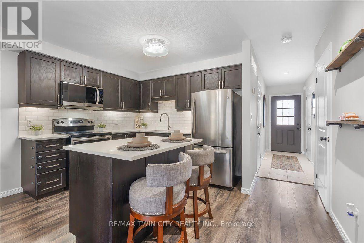 72 Meadowridge Street, Kitchener, ON photo 9