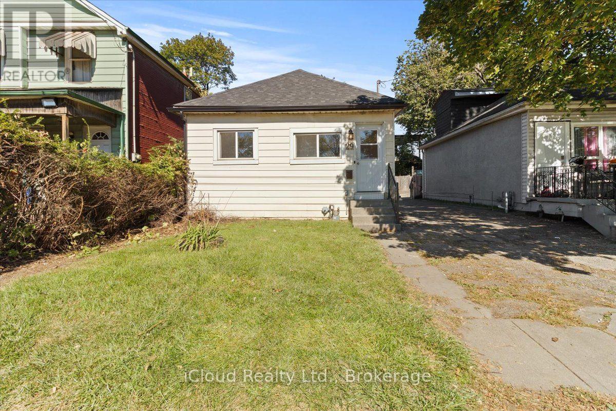 29 Biggar Avenue, Hamilton, ON