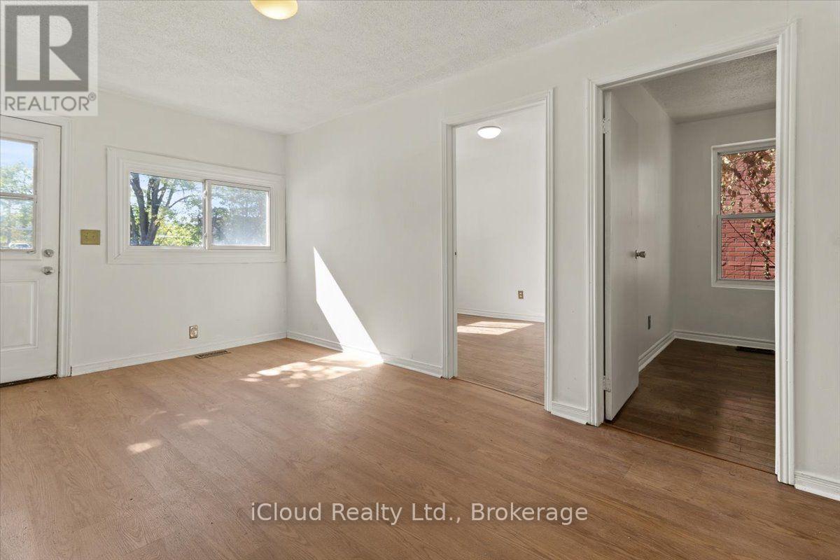 29 Biggar Avenue, Hamilton, ON photo 5