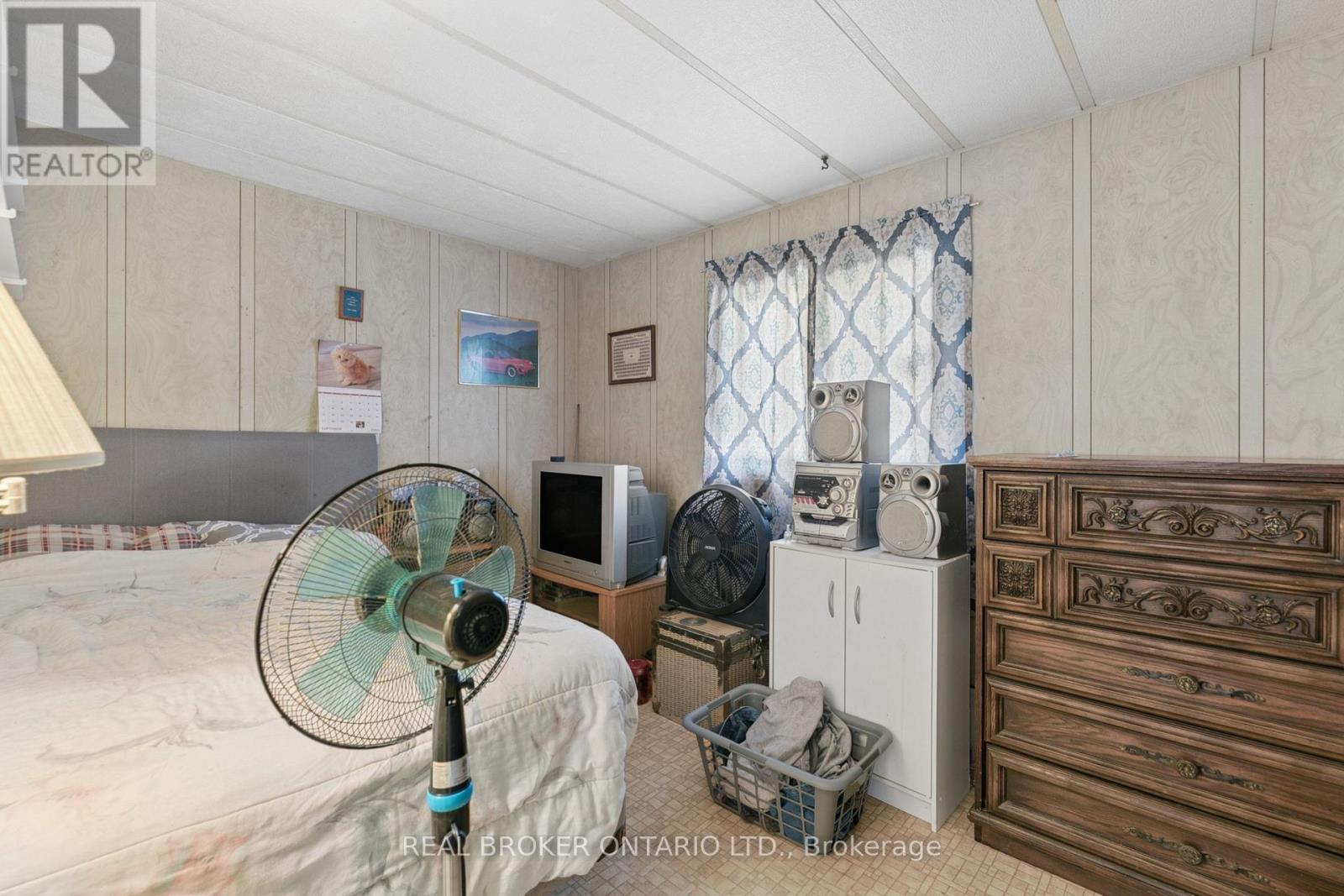 195 John Street South, Minto, ON photo 12