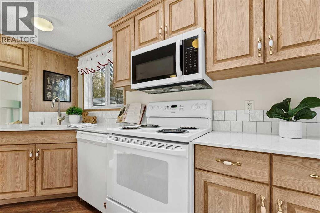 111, 1600 Strachan Road SE - 14