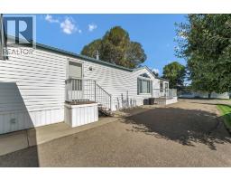 4pc Bathroom - 111, 1600 Strachan Road Se, Medicine Hat, AB T1B4M3 Photo 6