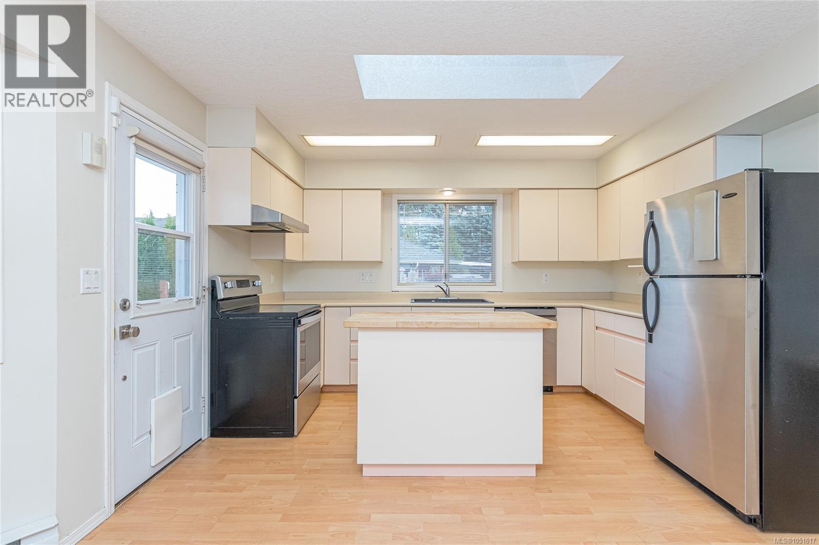 2674 Tamara Dr - Image 19