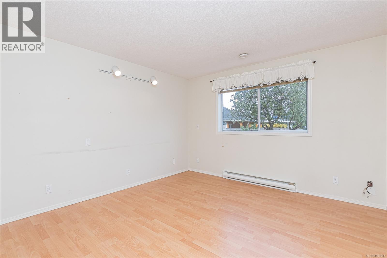 2674 Tamara Dr - 24