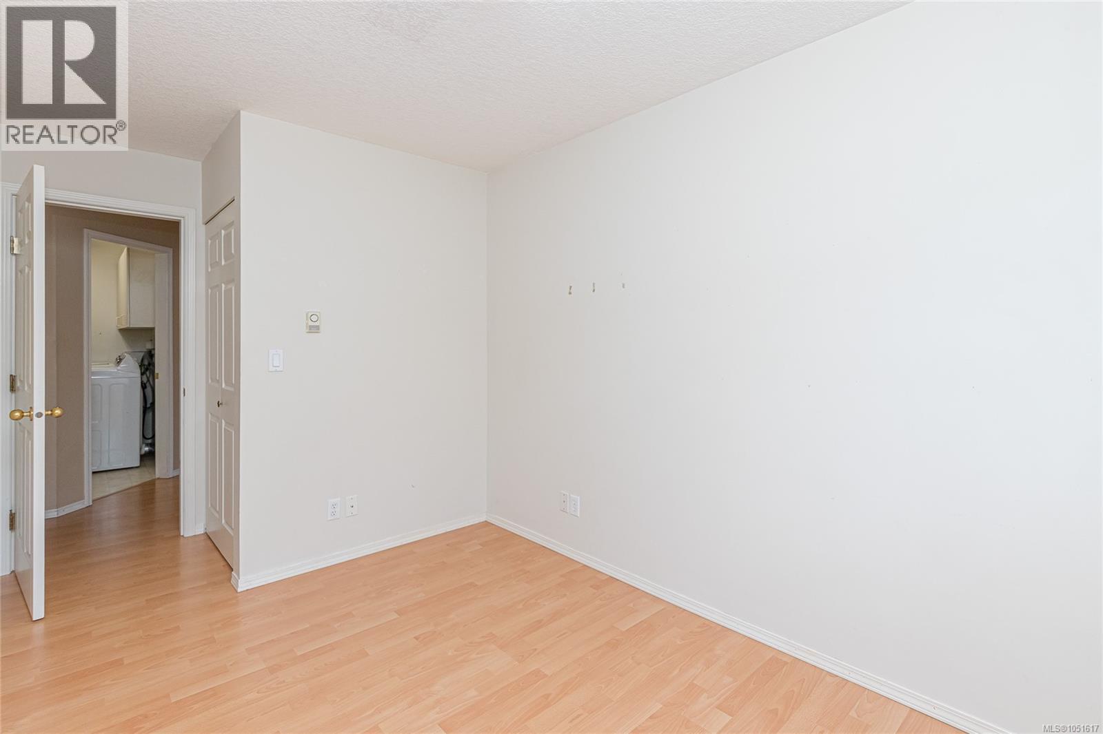 2674 Tamara Dr - Image 31