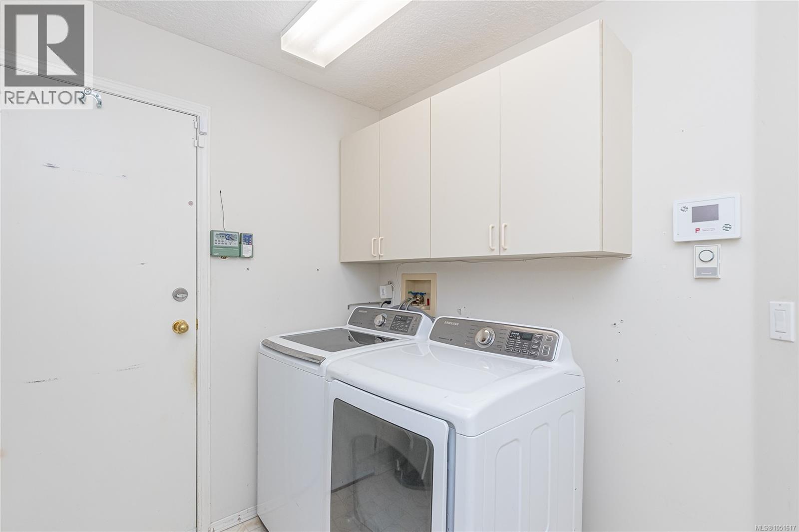 2674 Tamara Dr - Image 32