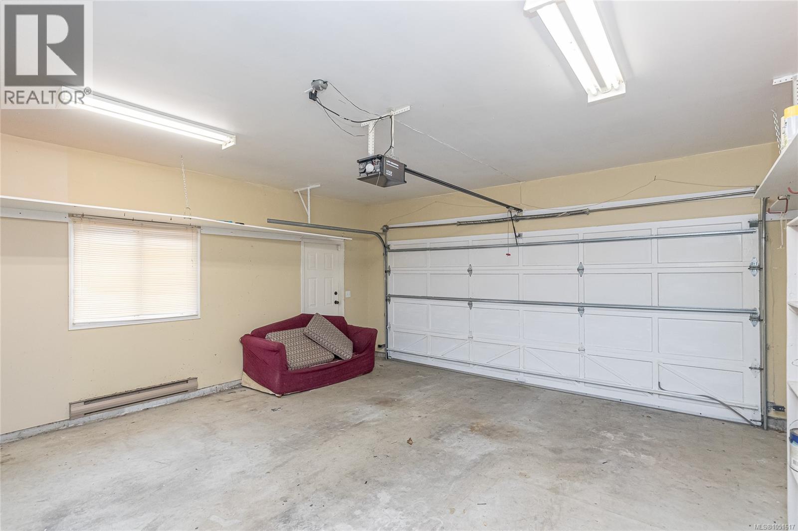 2674 Tamara Dr - Image 33