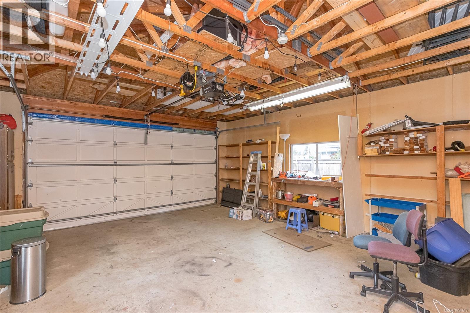 2674 Tamara Dr - Image 35