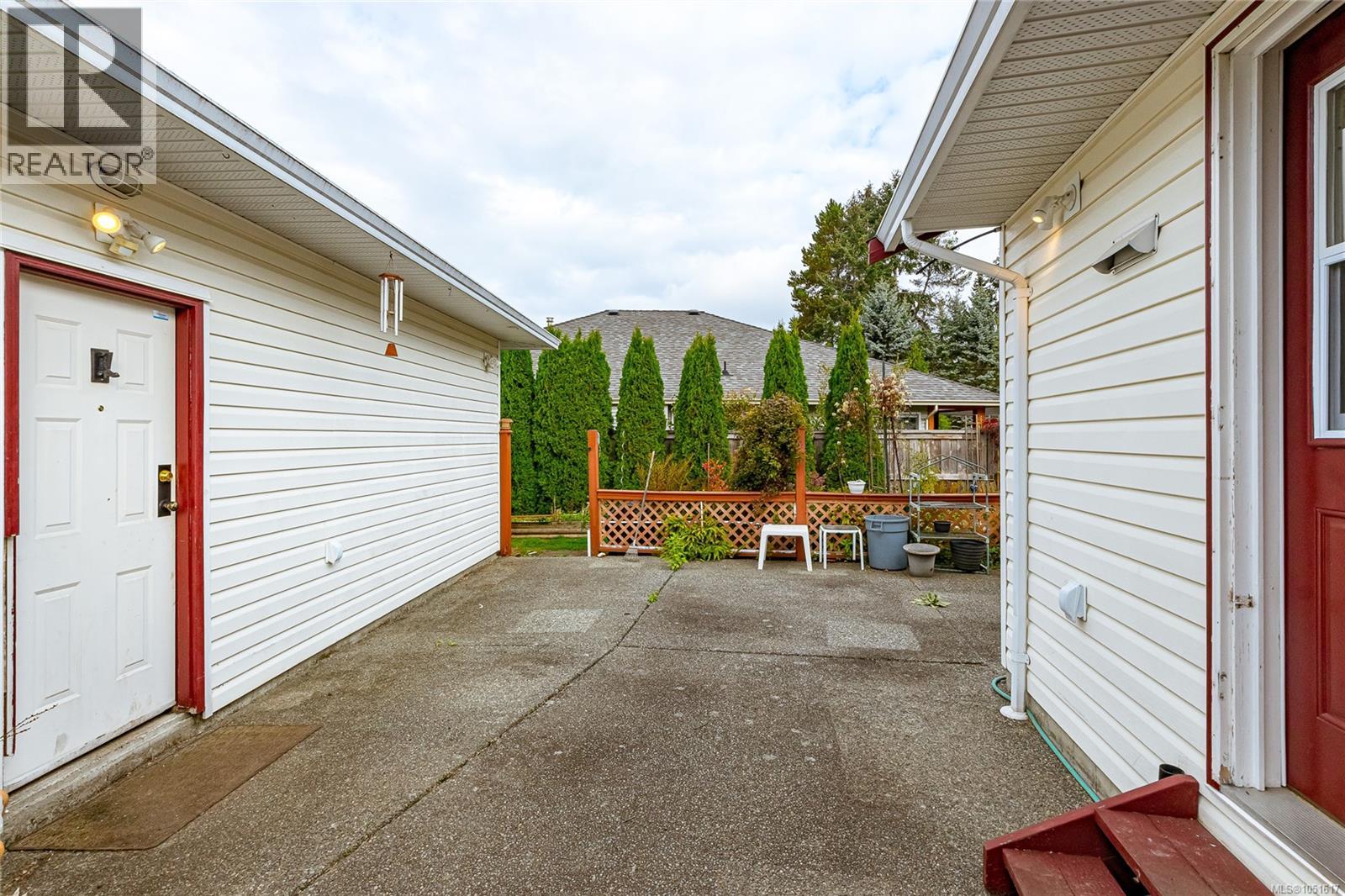 2674 Tamara Dr - Image 40