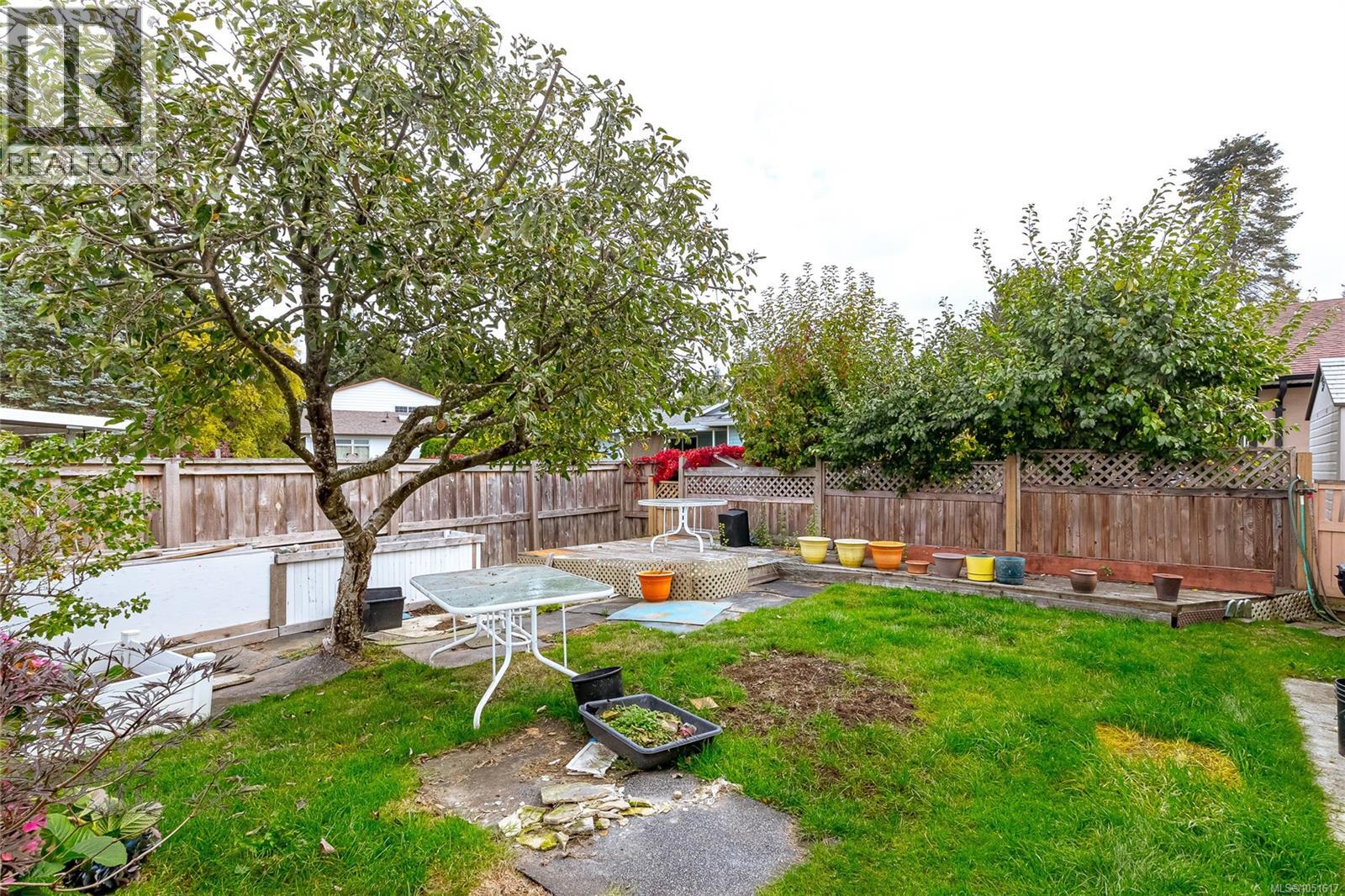 2674 Tamara Dr - Image 52