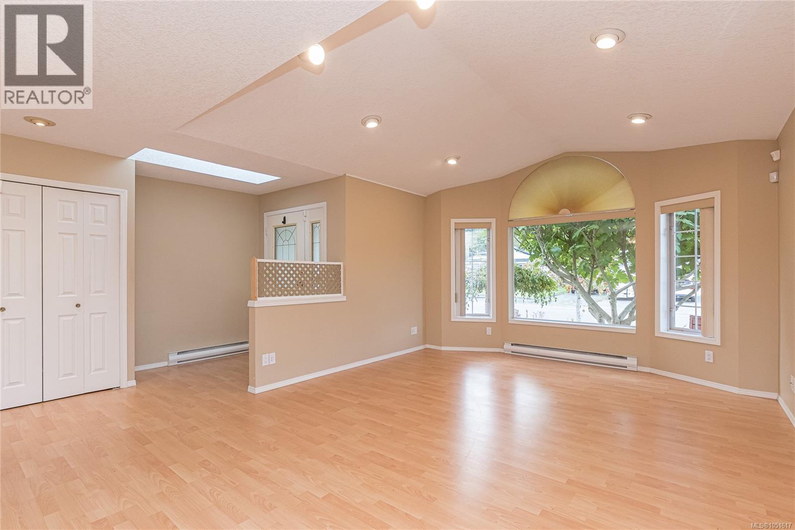 2674 Tamara Dr - Image 8
