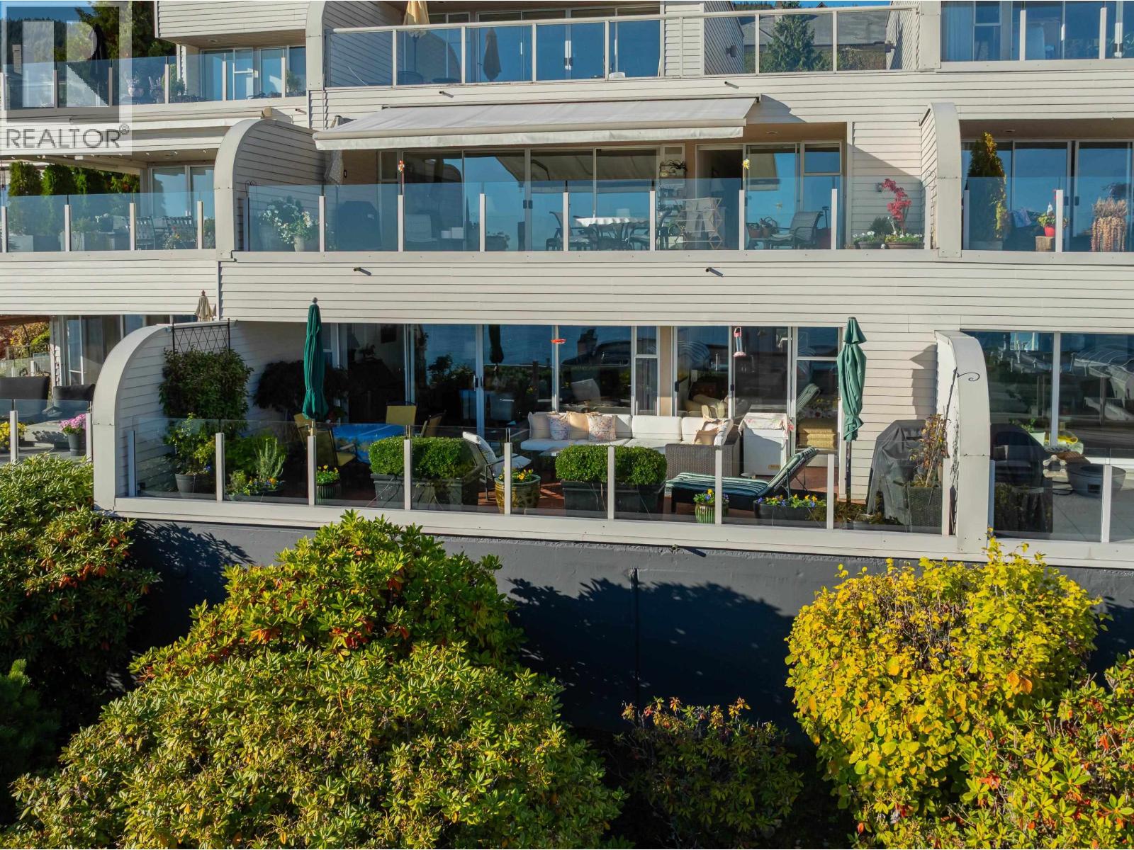 102 2274 FOLKESTONE WAY, West Vancouver