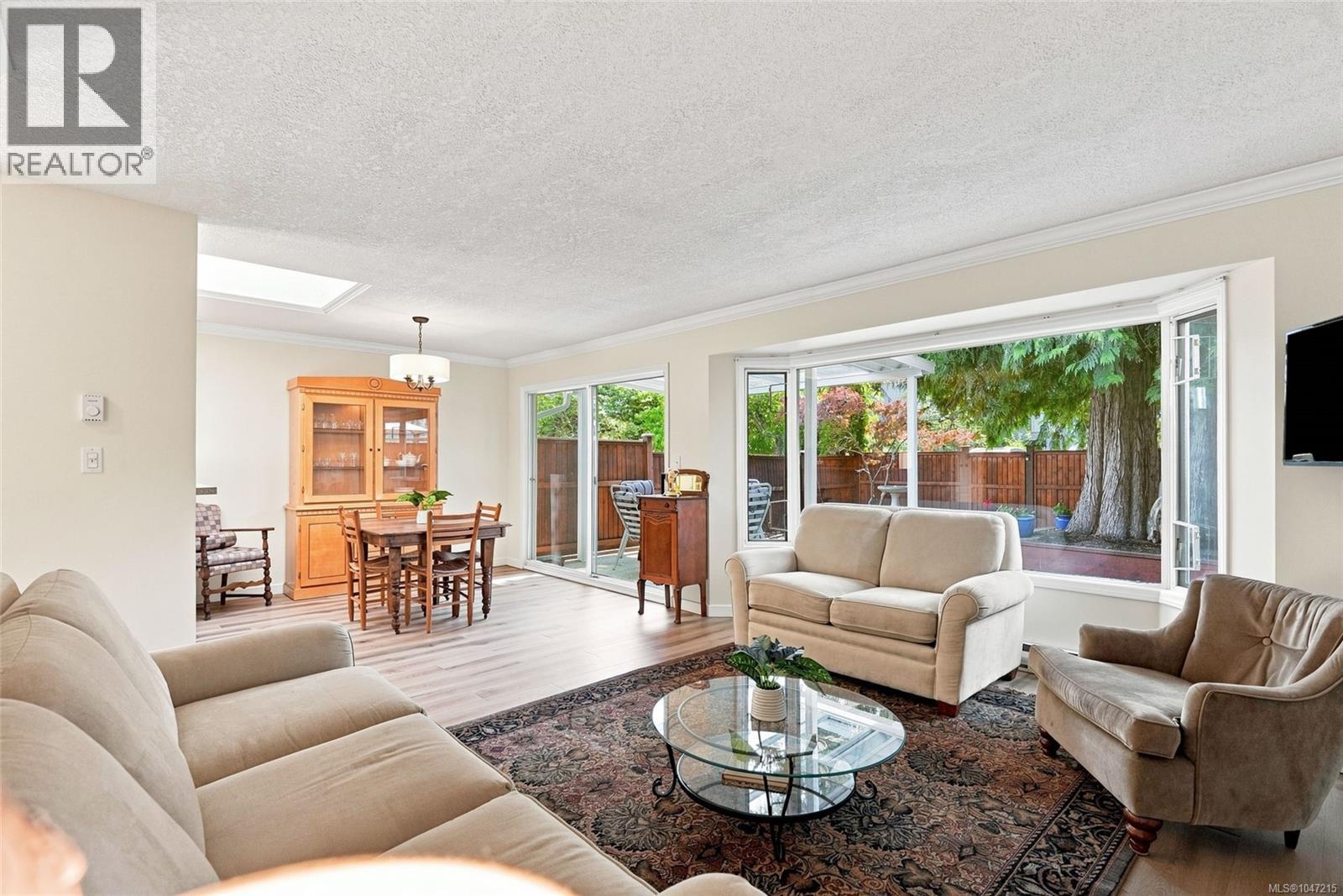 #7 144 Fourth Ave E - 3