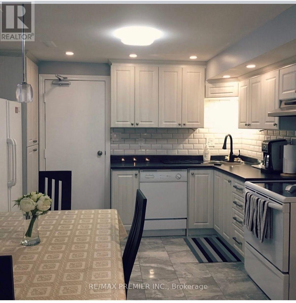 16 Rockstep Court — photo 35