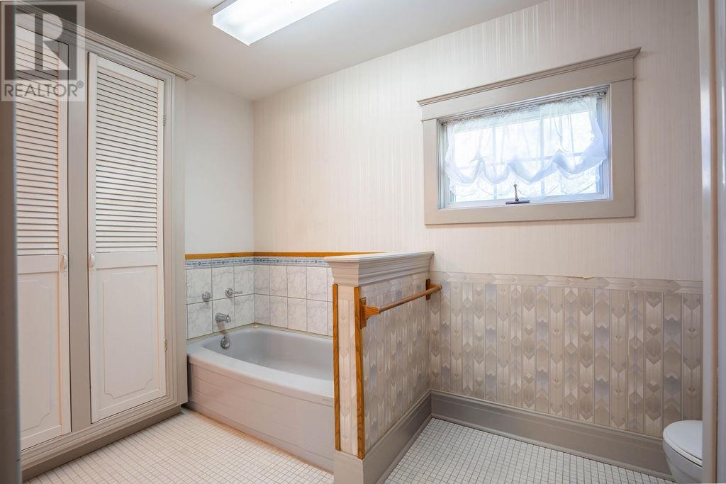 1411 Great Northern Road - Image 28