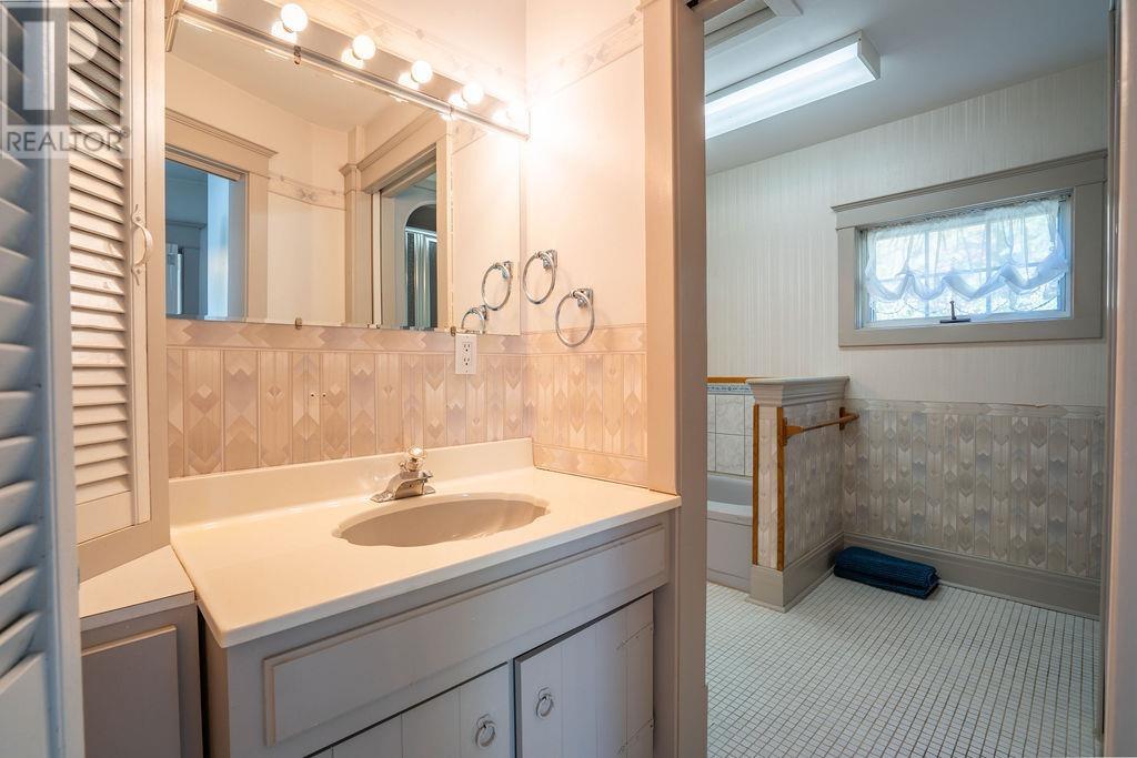 1411 Great Northern Road - Image 27