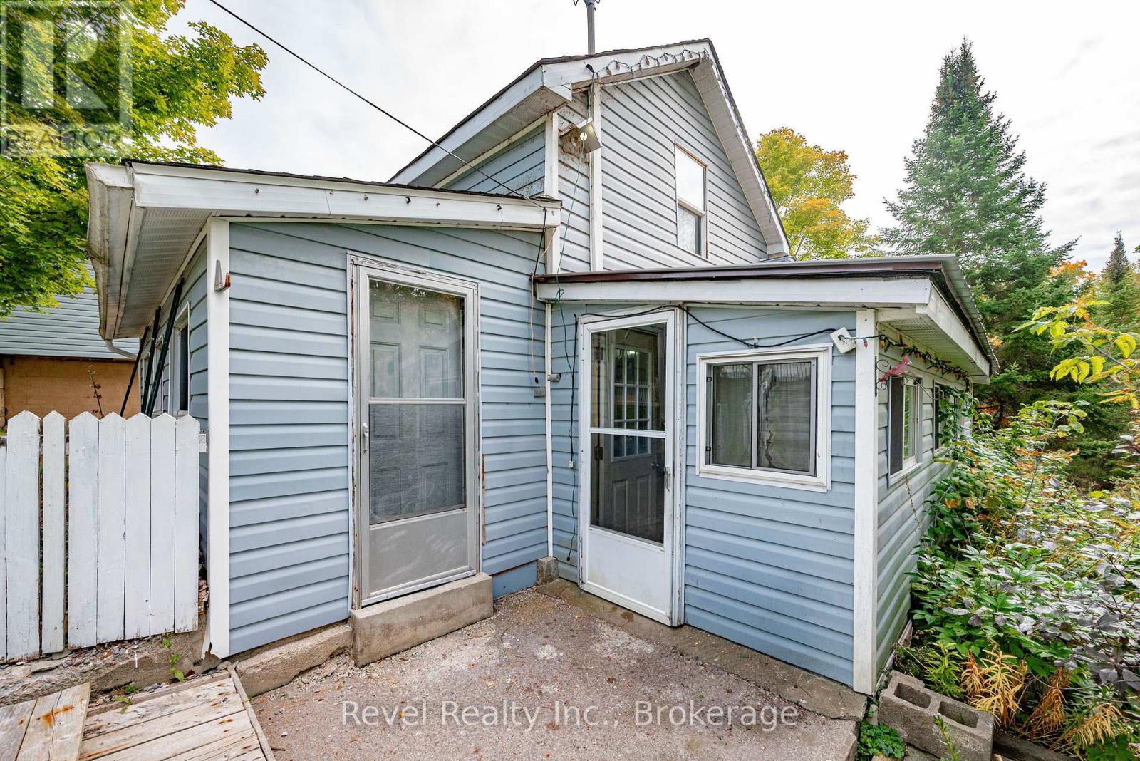 14 Richmond Street East, Kawartha Lakes, ON photo 13