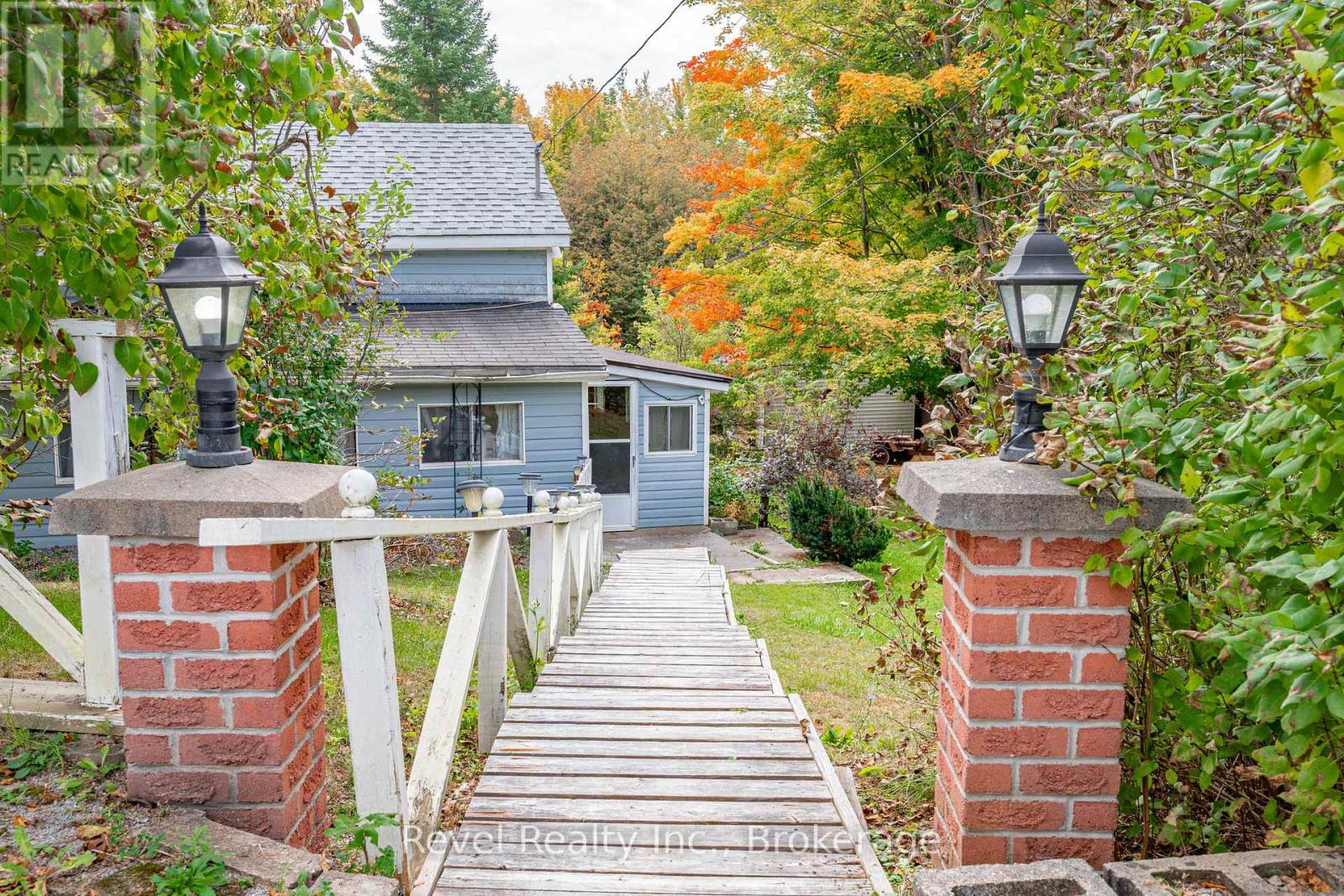14 RICHMOND STREET E - 11