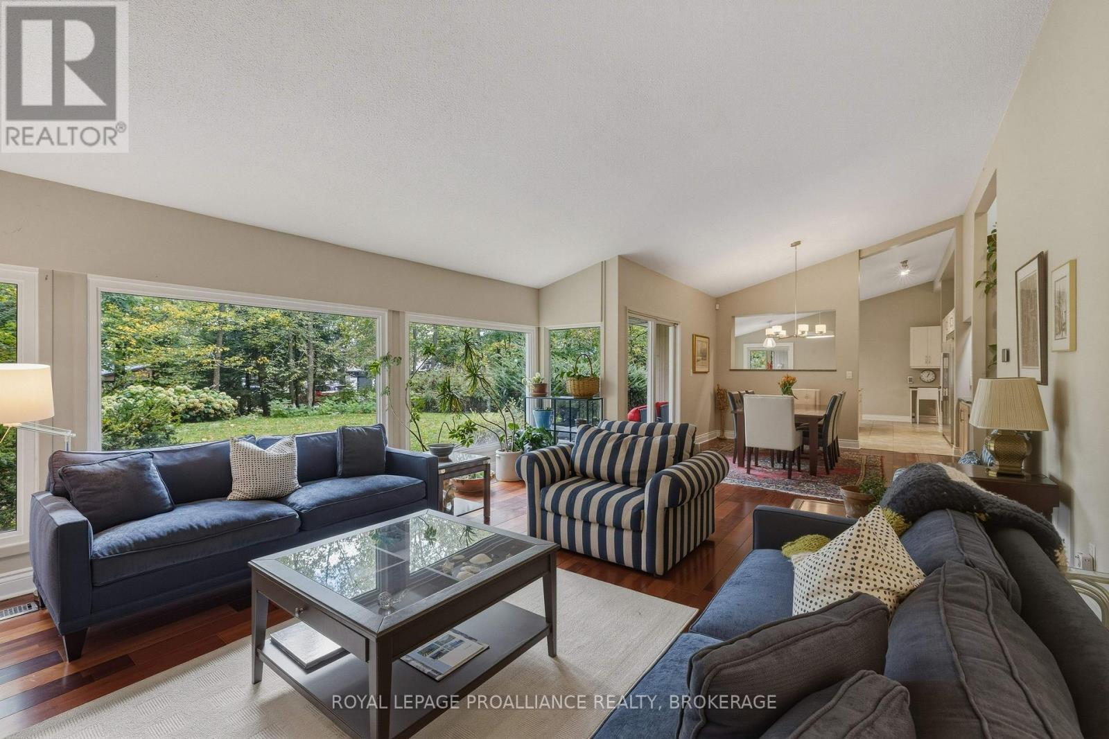27 RIVERSIDE DRIVE - 15