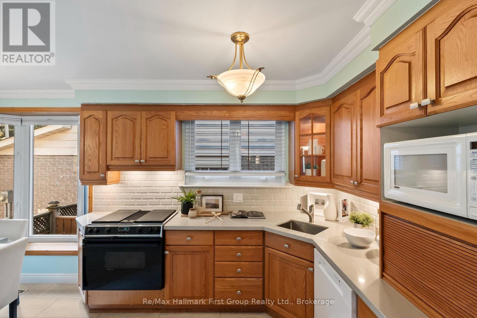 8 Calais Street, Whitby, ON photo 25