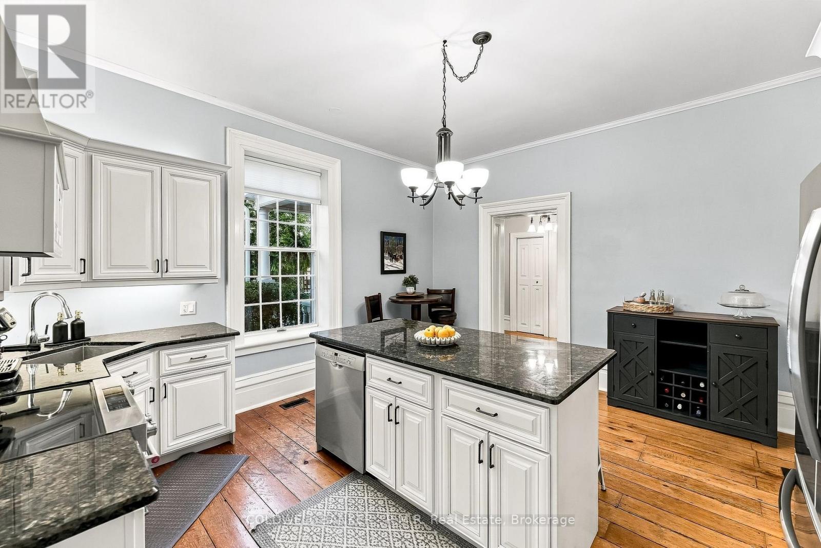 28 University Avenue West, Cobourg, ON photo 15