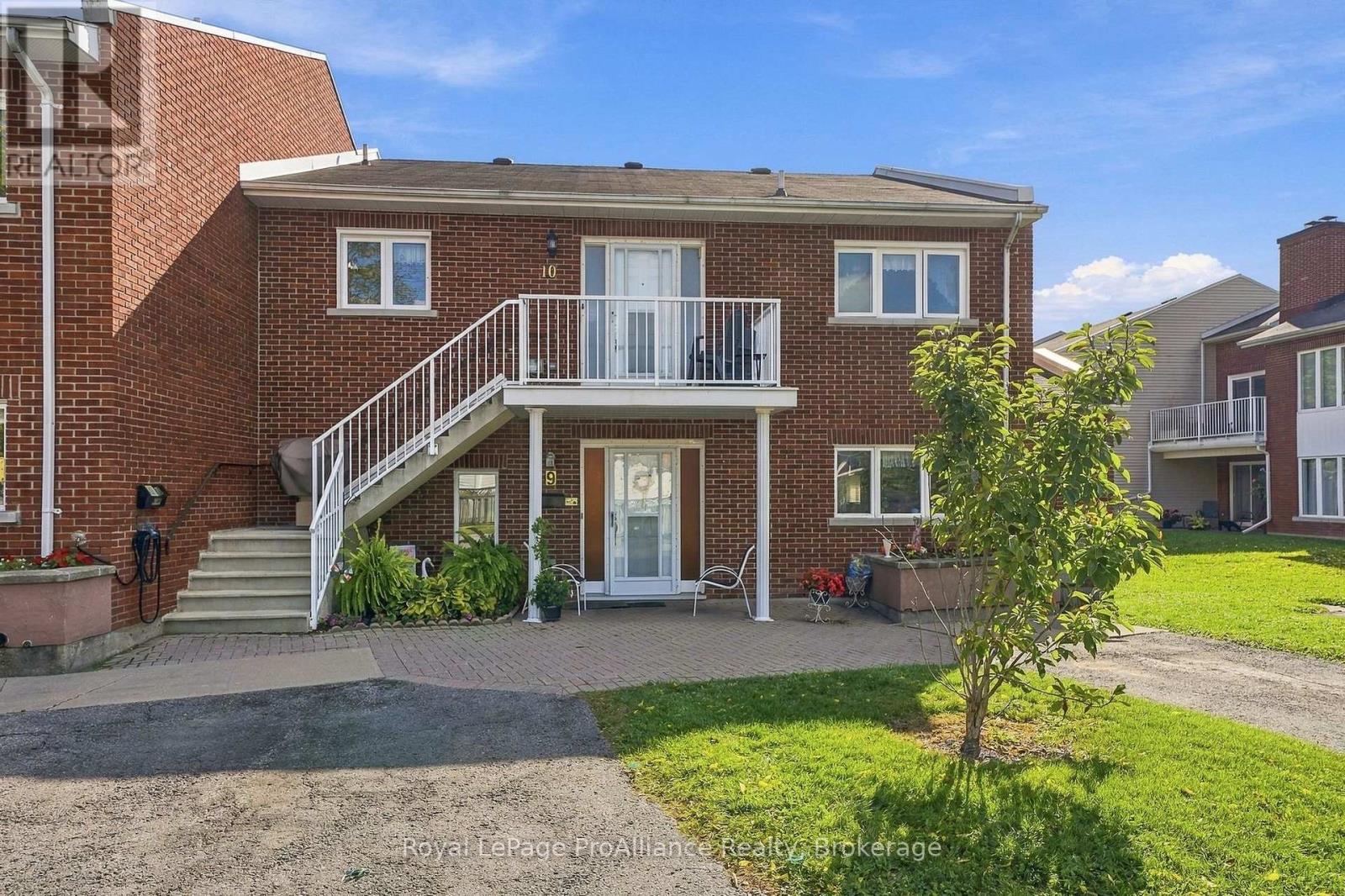 10- 179 Herchimer Avenue, Belleville, ON photo 1