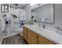 102, 39 Hidden Creek Place Nw, Calgary, AB T3A6B9 Photo 17