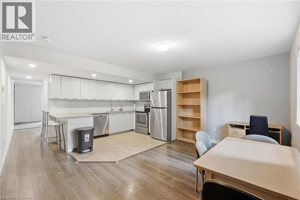 338 Albert Street — photo 13