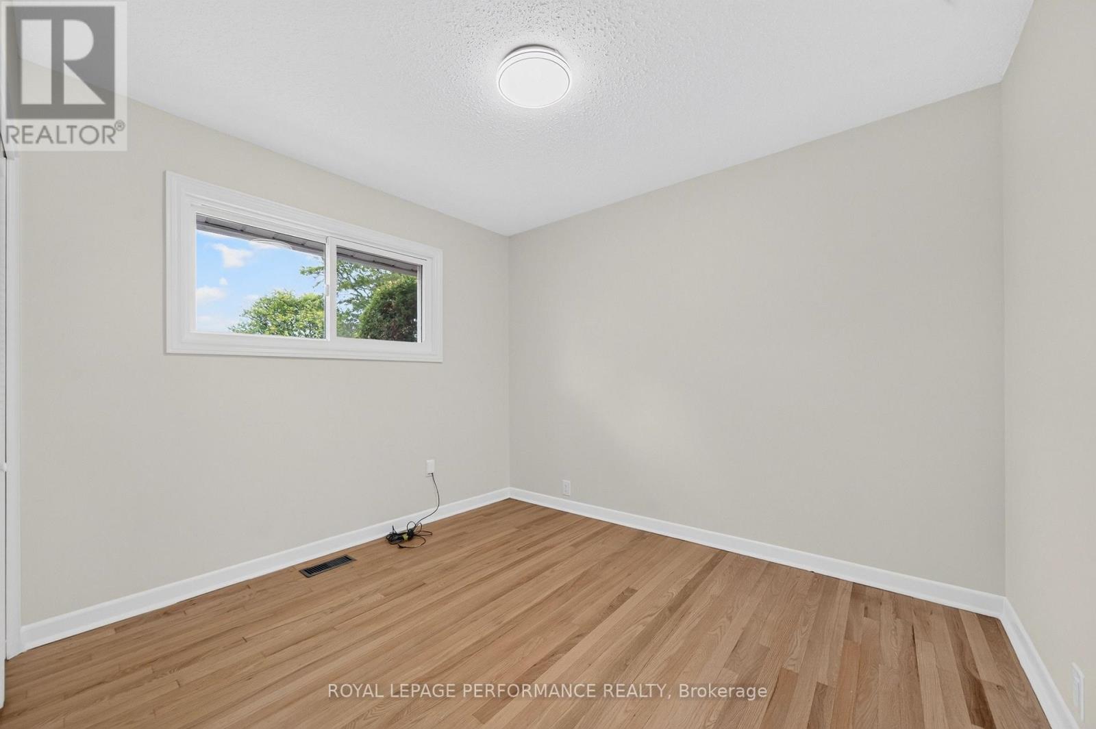 21 Millbrook Crescent