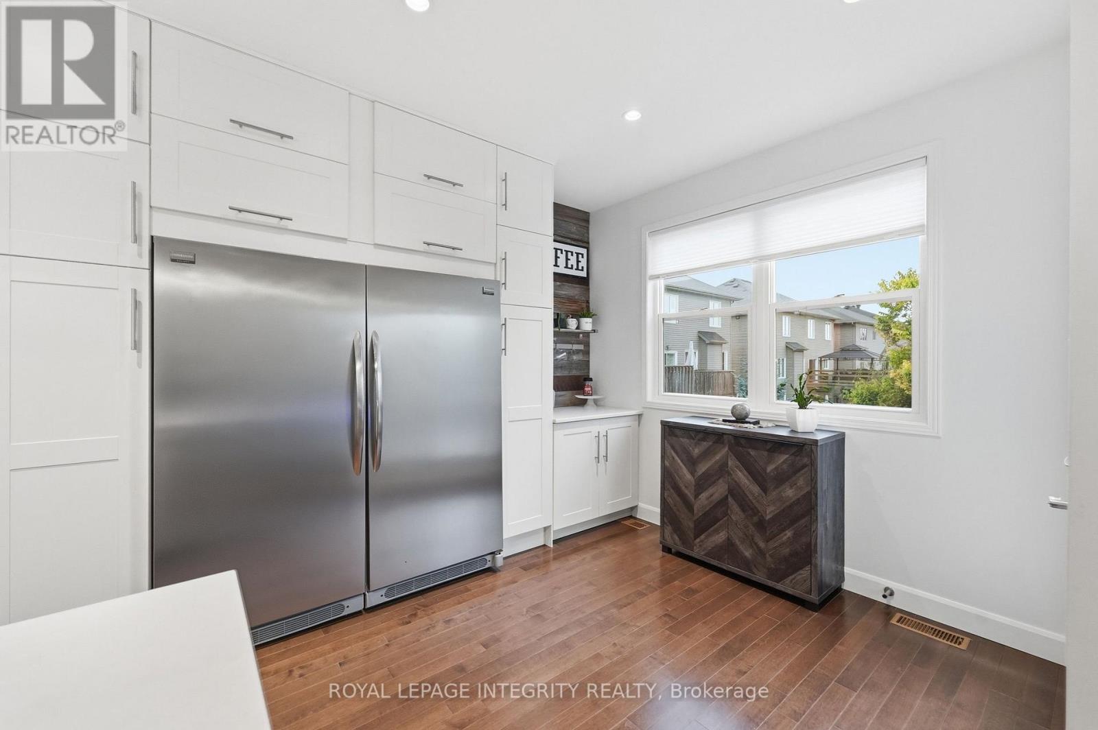 443 LANDSWOOD WAY - 10