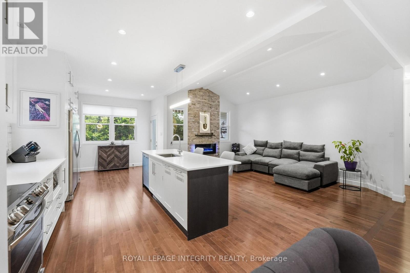 443 LANDSWOOD WAY - 11