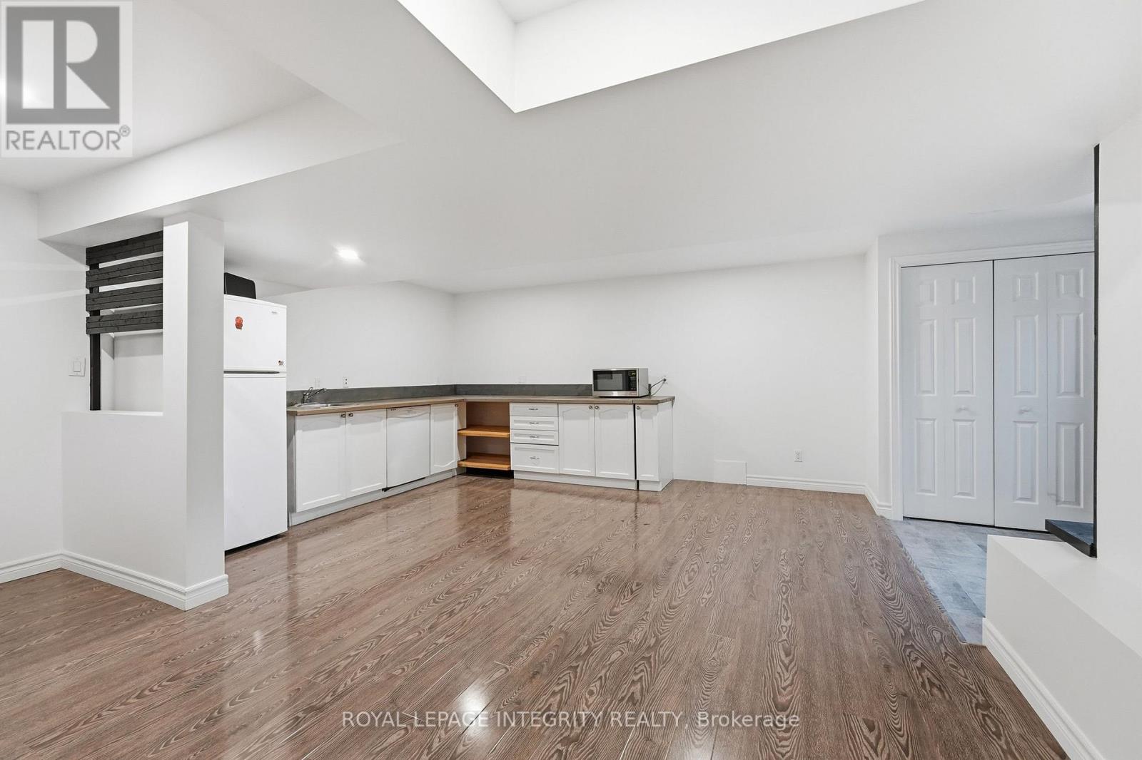 443 LANDSWOOD WAY - Image 24