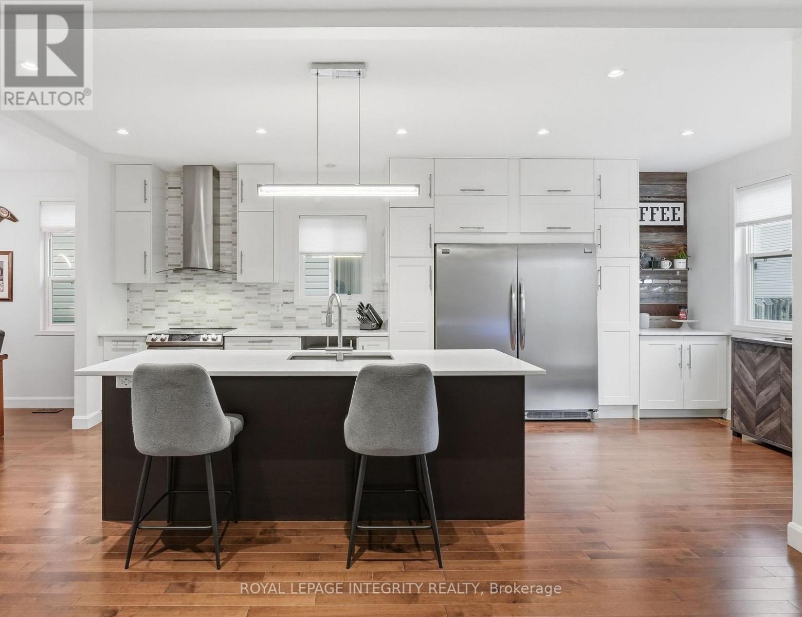 443 LANDSWOOD WAY - 7