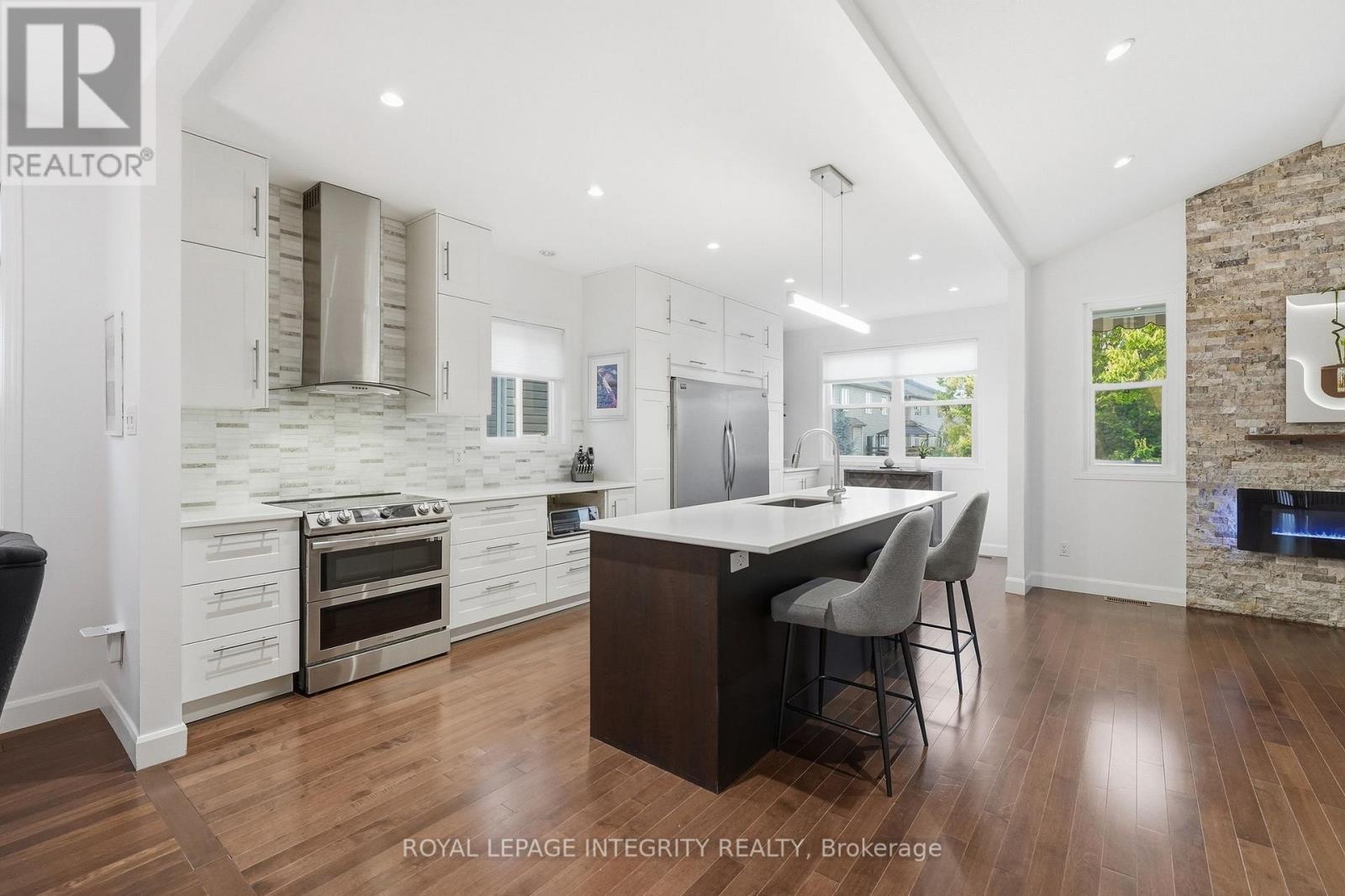 443 LANDSWOOD WAY - 8