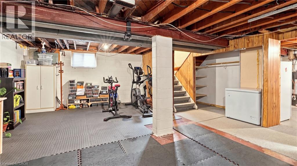 42 Delevan Crescent — photo 25