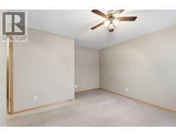 7 Royal Birch Green NW - photo 11