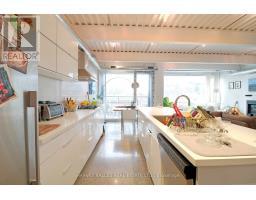 Ph3a - 214 Bathurst Street, Toronto, ON M5T2R9 Photo 10