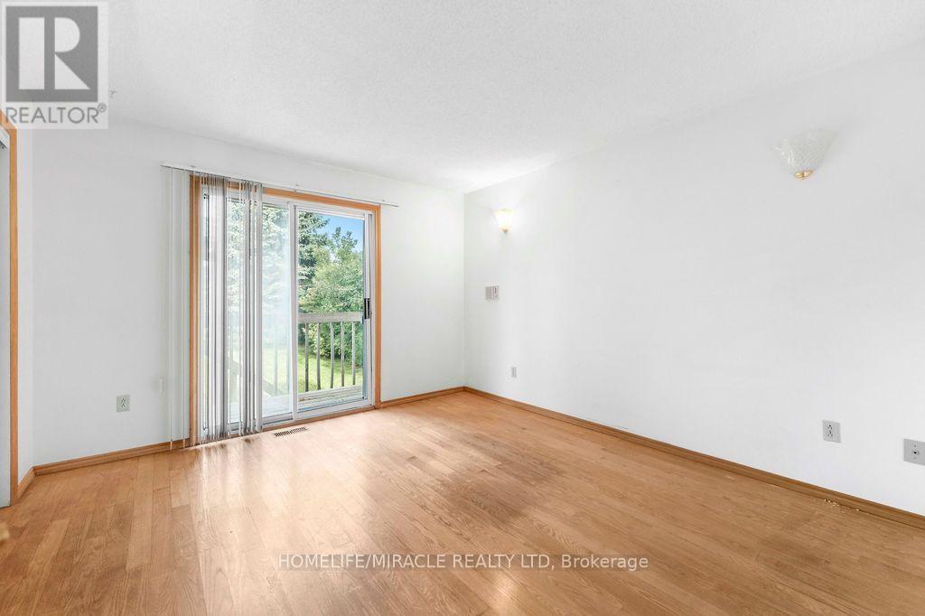 2033 Simcoe Street North, Oshawa, ON photo 13