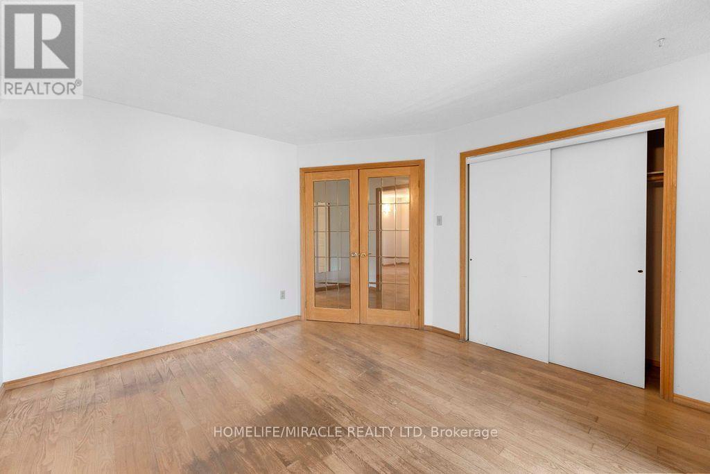 2033 Simcoe Street North, Oshawa, ON photo 15