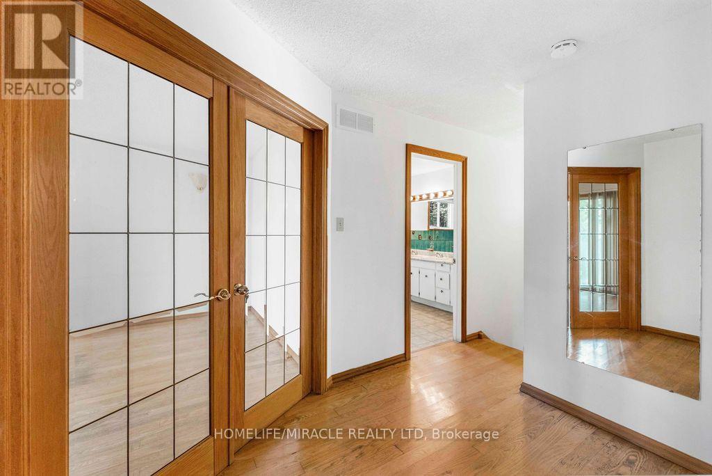 2033 Simcoe Street North, Oshawa, ON photo 19