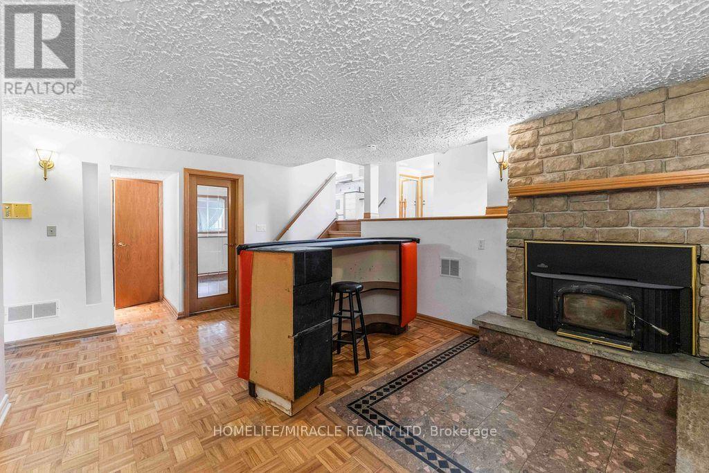 2033 Simcoe Street North, Oshawa, ON photo 35