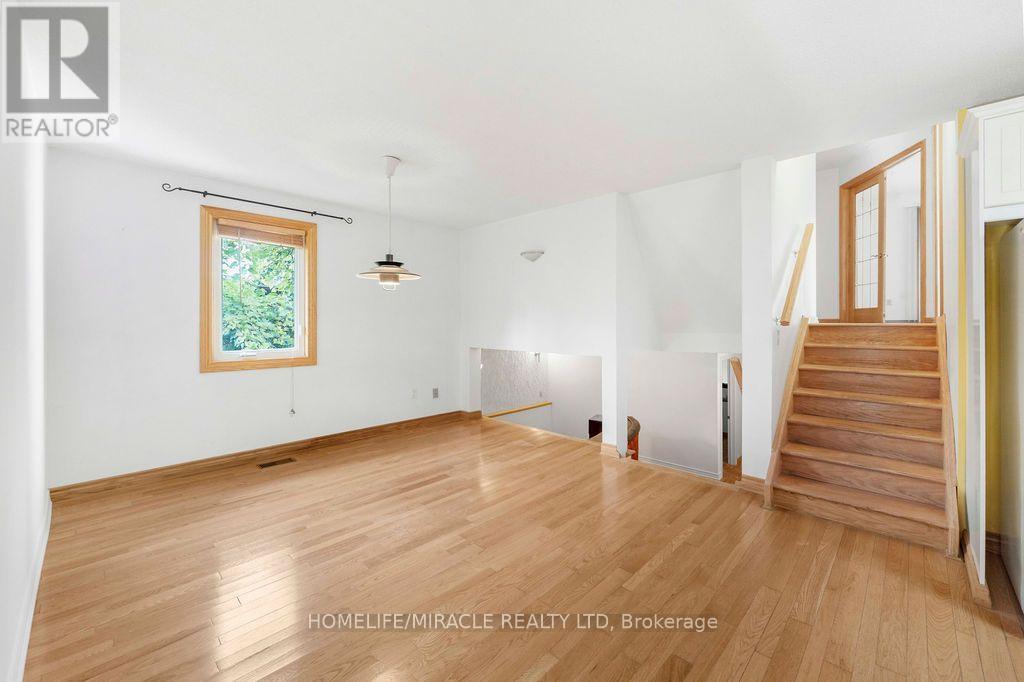 2033 Simcoe Street North, Oshawa, ON photo 5